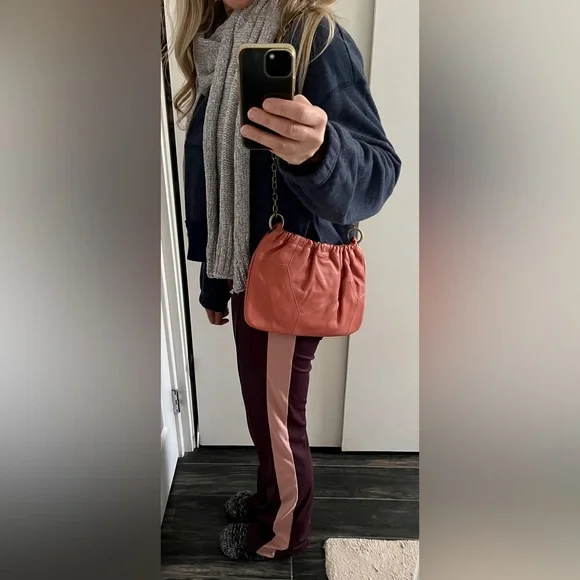 🆕 Free People Something Good leather shoulder bag in dusk coral - Picture 3 of 14